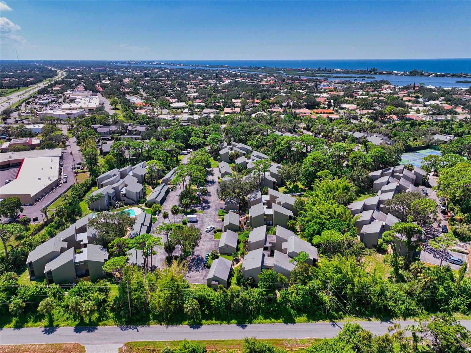 211 WOODLAND DR #211