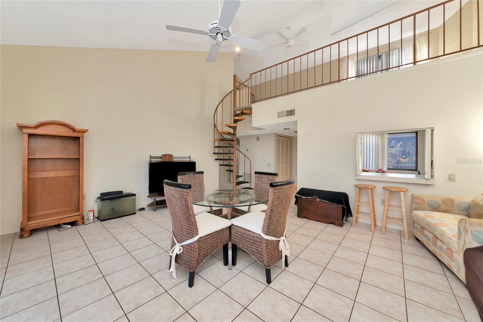 211 WOODLAND DR #211