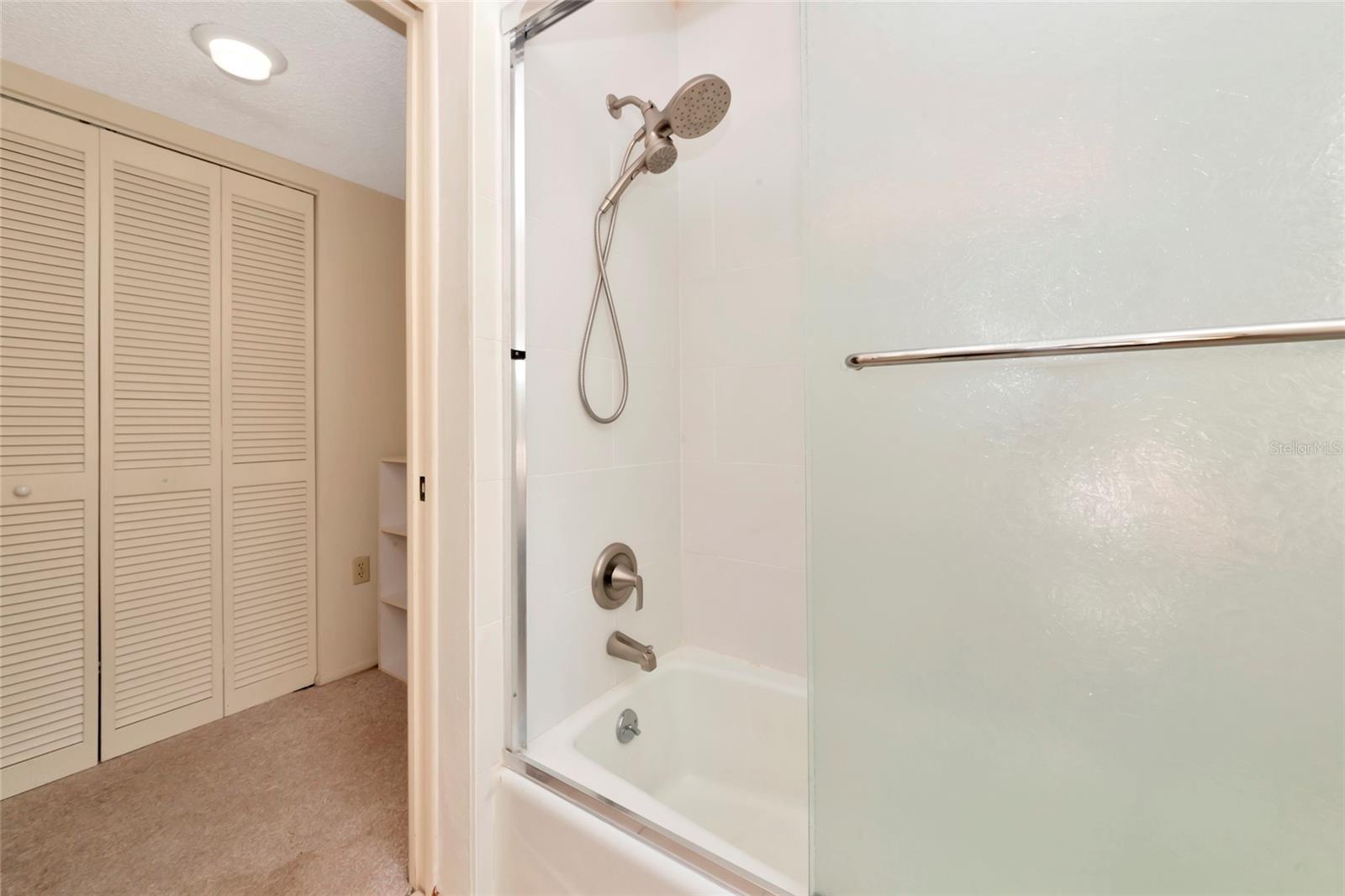 211 WOODLAND DR #211