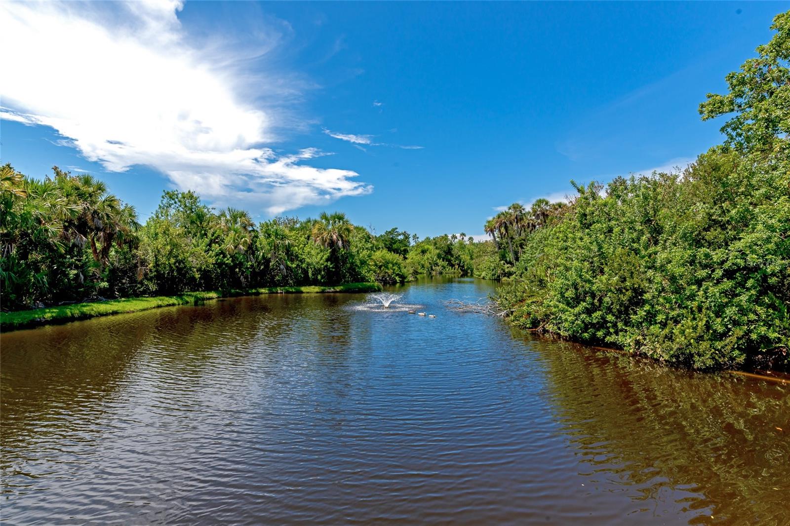 211 WOODLAND DR #211