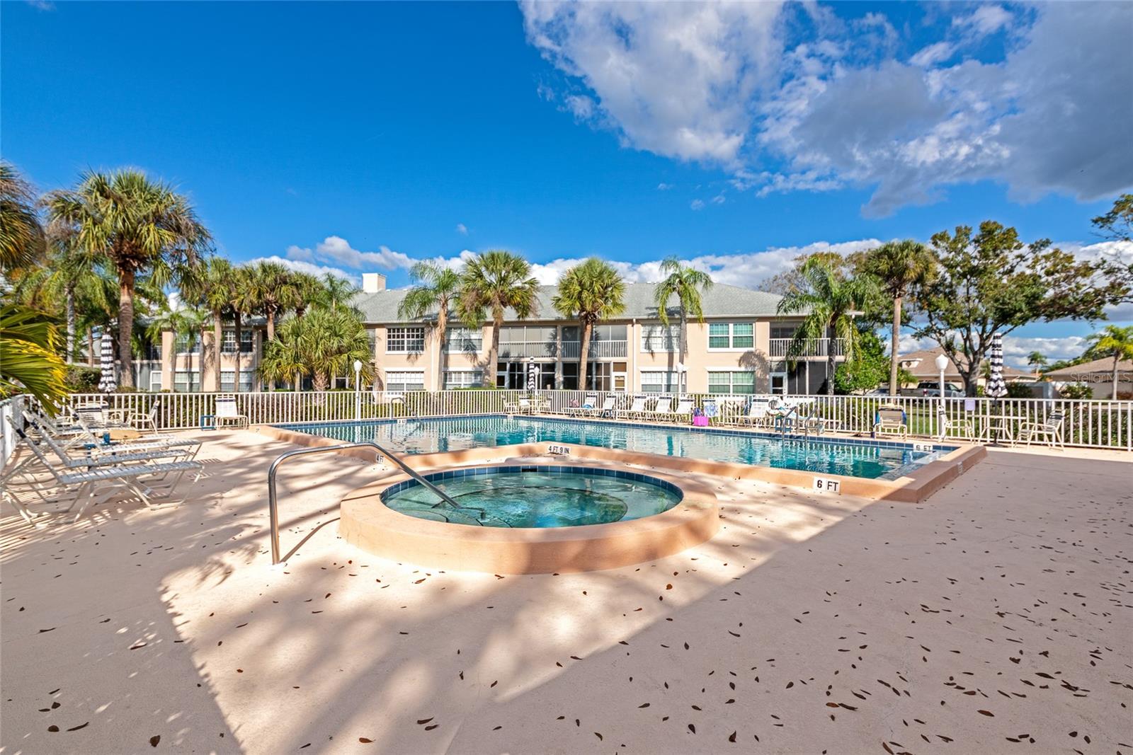 4206 CADDIE DR E #201