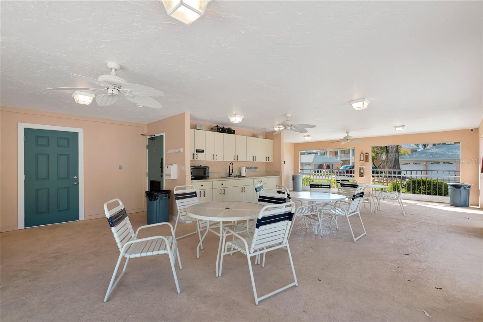 4206 CADDIE DR E #201