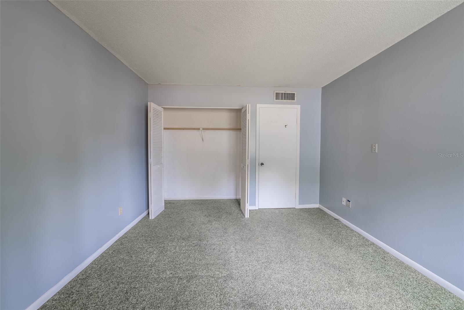 559 FAIRWAY CIRCLE #A