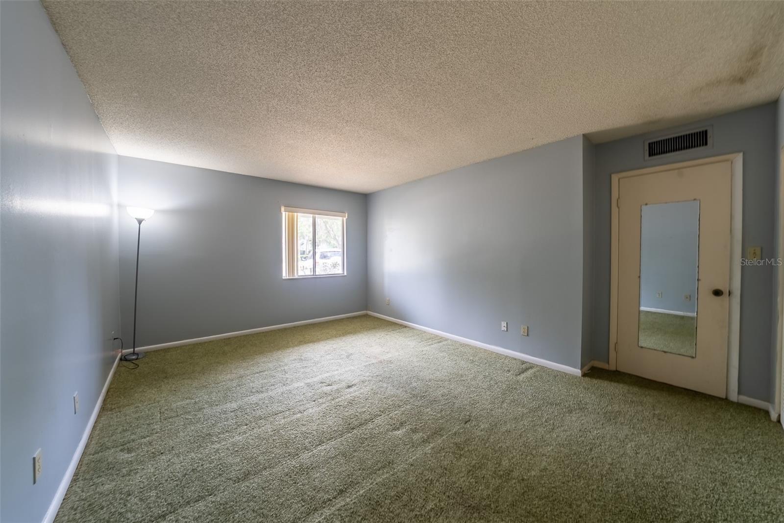 559 FAIRWAY CIRCLE #A