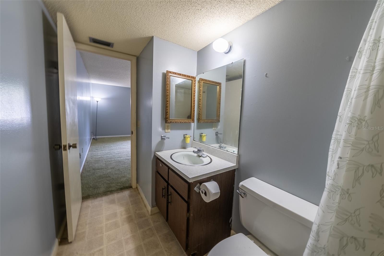 559 FAIRWAY CIRCLE #A