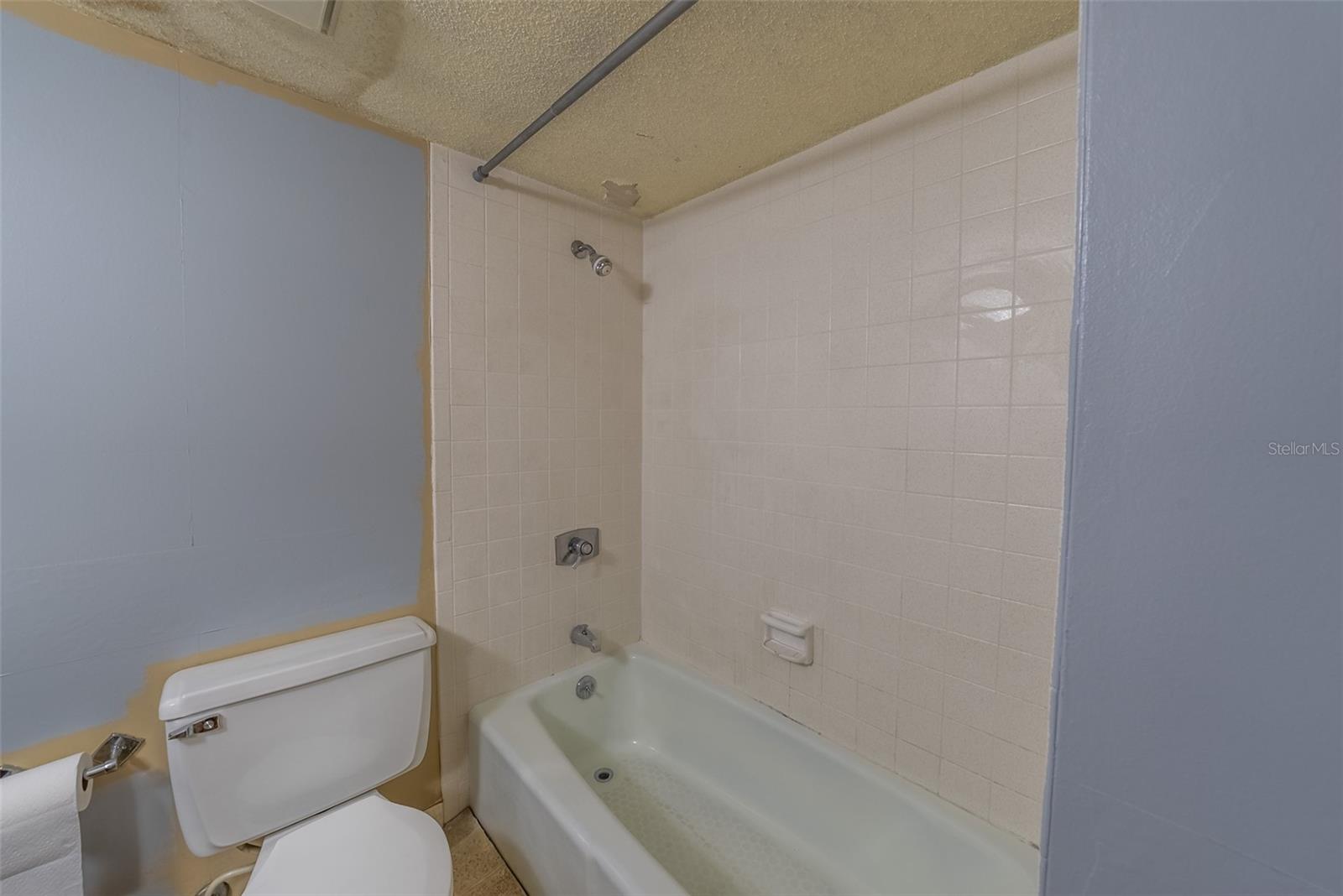 559 FAIRWAY CIRCLE #A