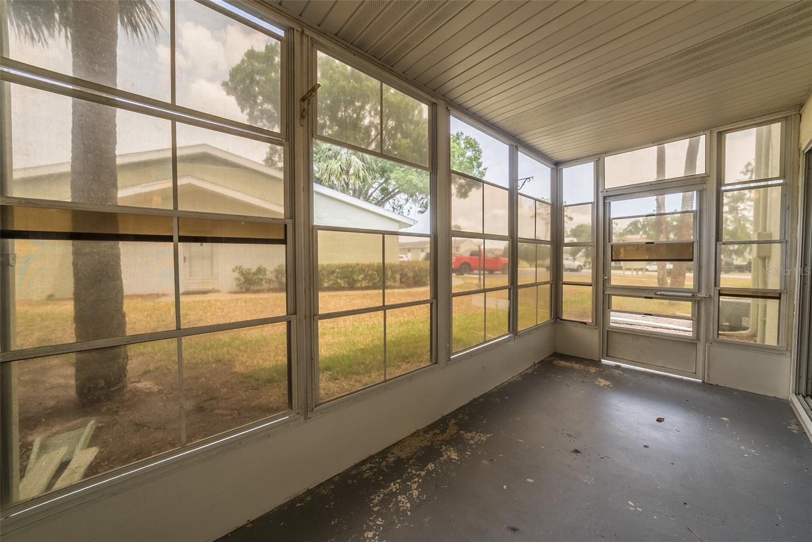 559 FAIRWAY CIRCLE #A