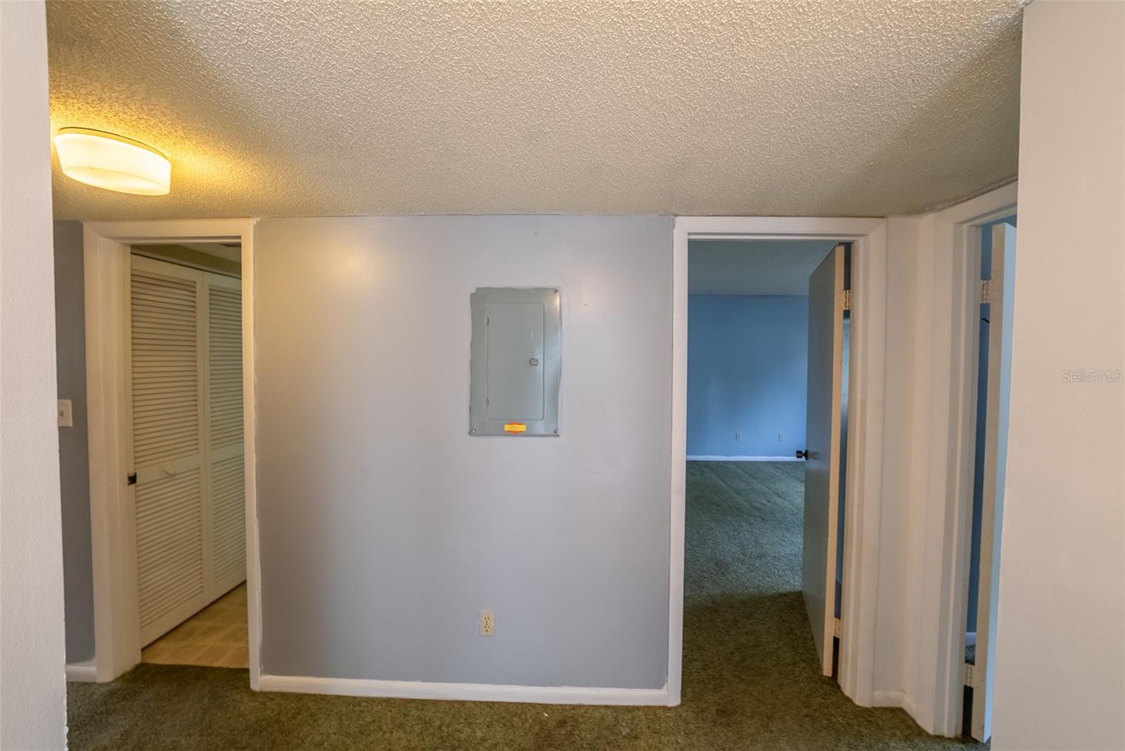 559 FAIRWAY CIRCLE #A