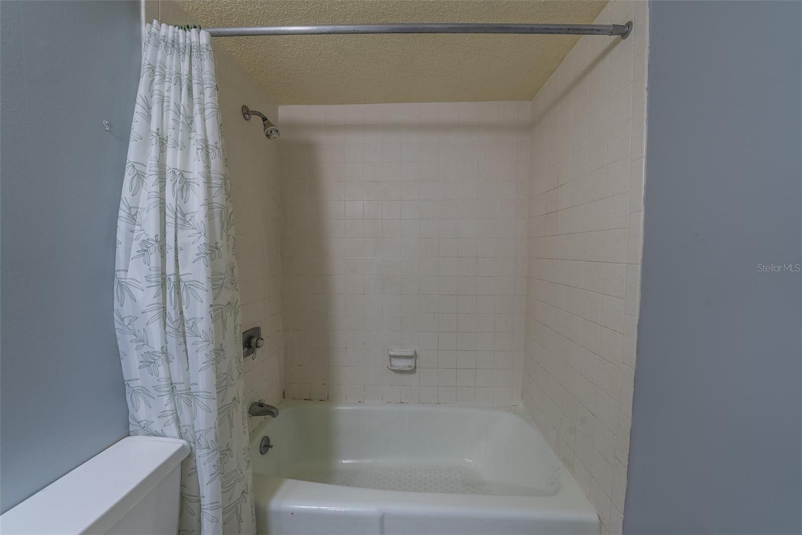 559 FAIRWAY CIRCLE #A