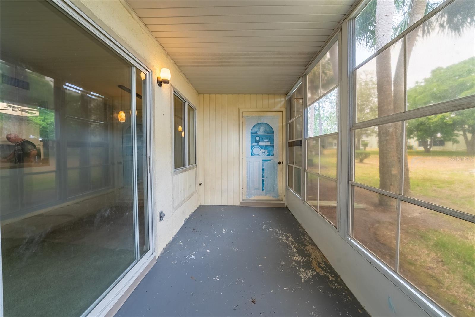 559 FAIRWAY CIRCLE #A