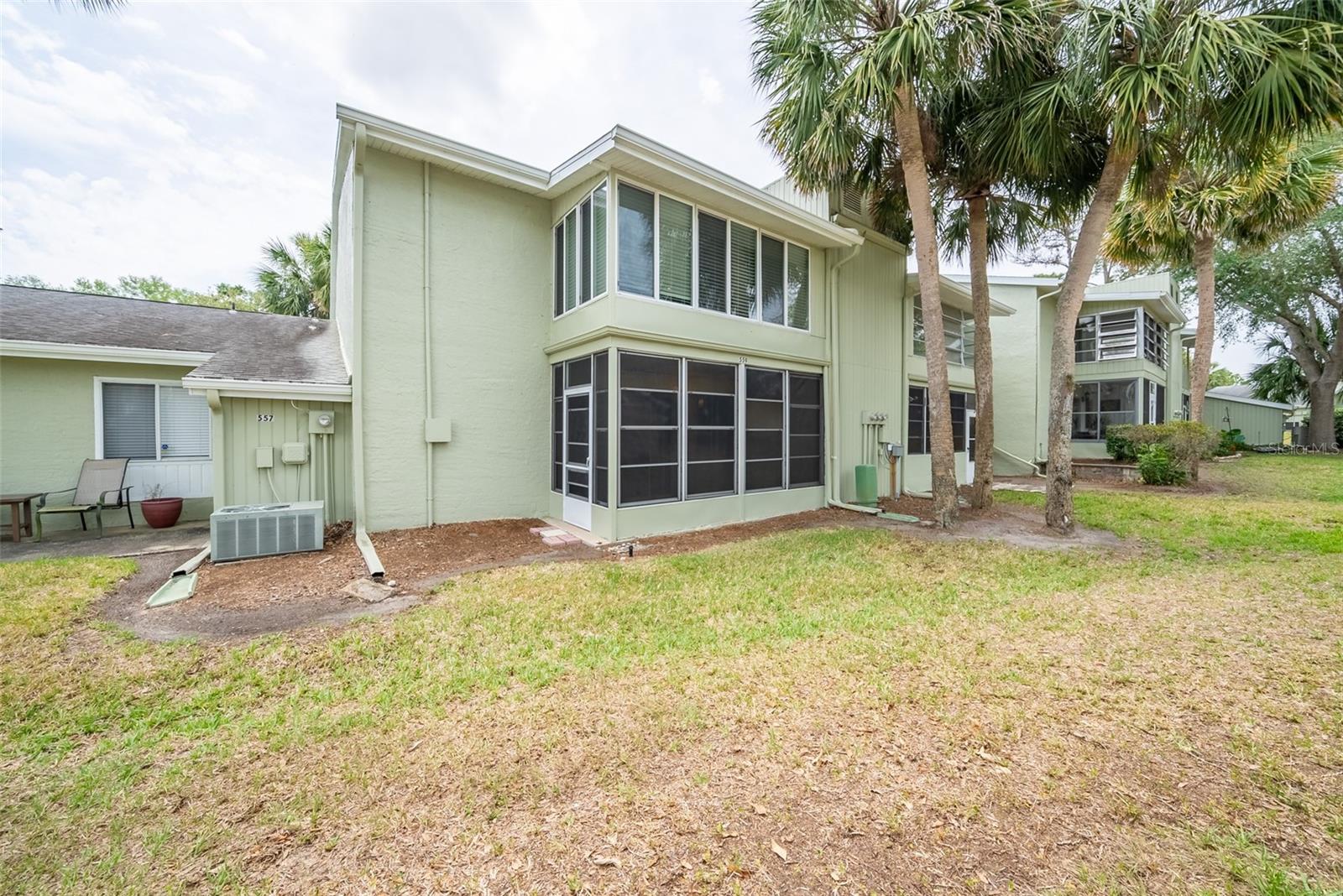 559 FAIRWAY CIRCLE #A