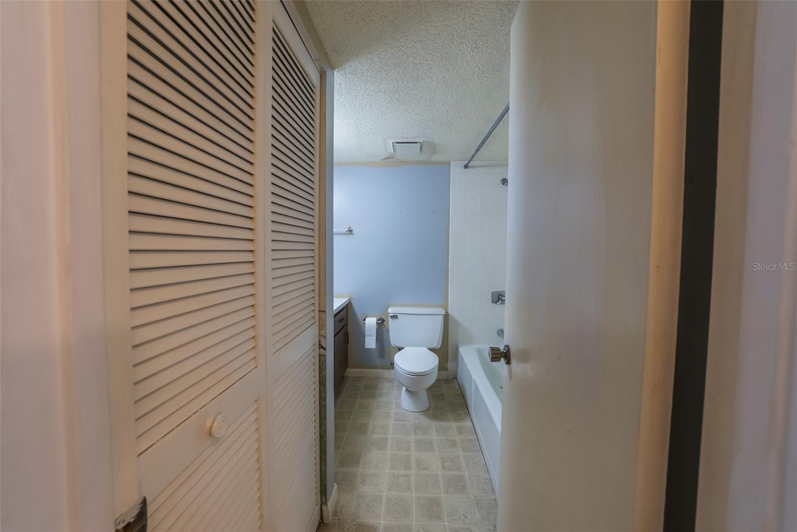 559 FAIRWAY CIRCLE #A