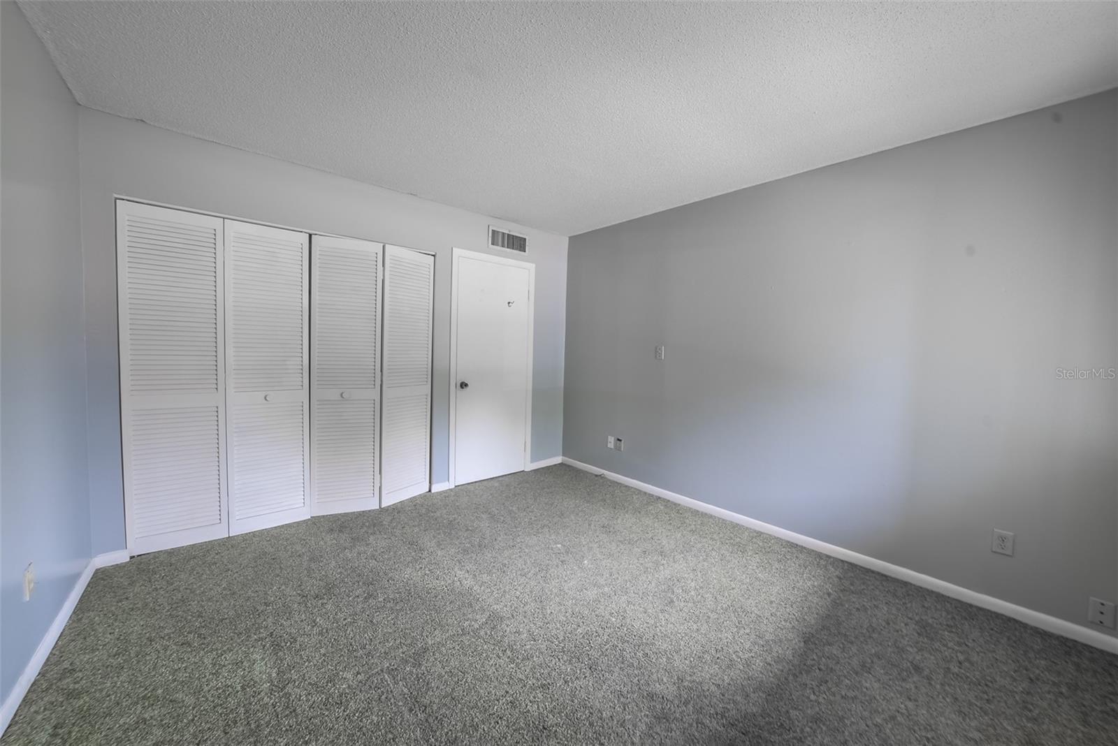 559 FAIRWAY CIRCLE #A