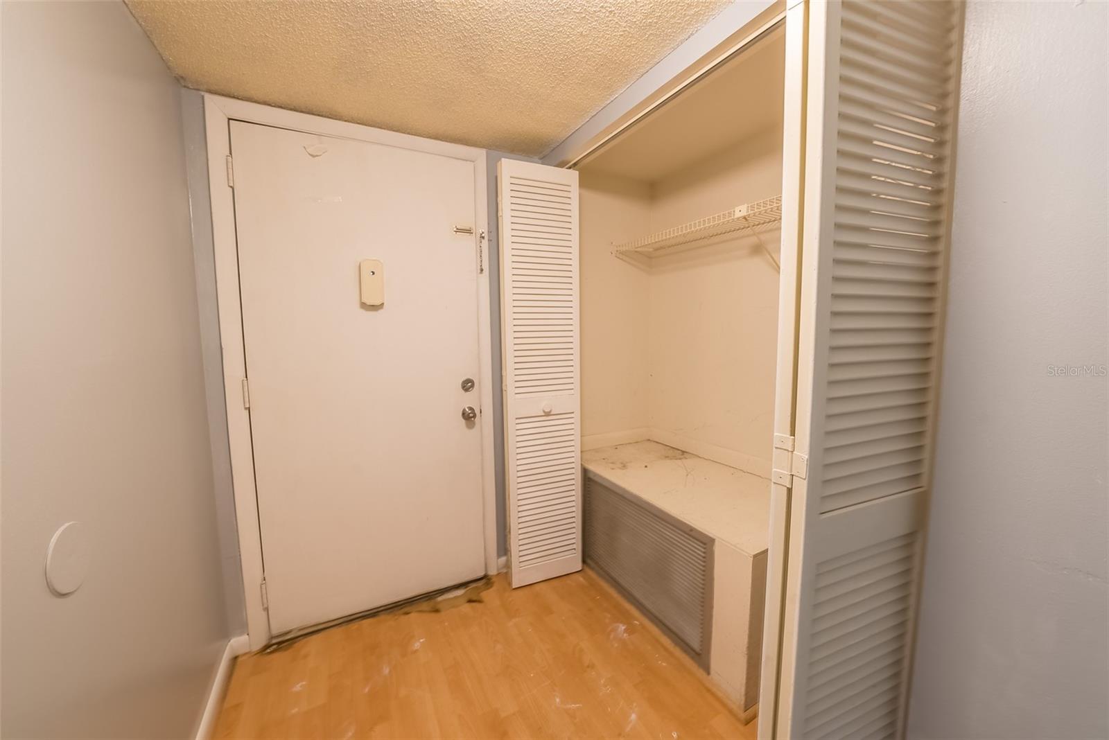 559 FAIRWAY CIRCLE #A