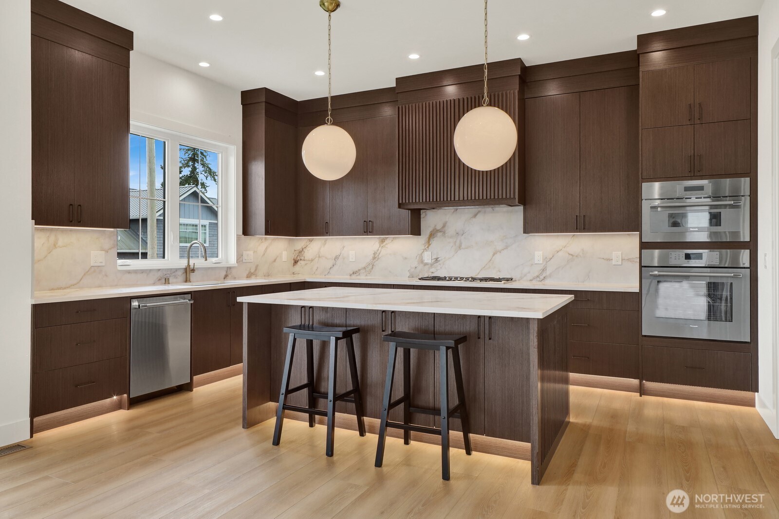 1301 Leighton Street