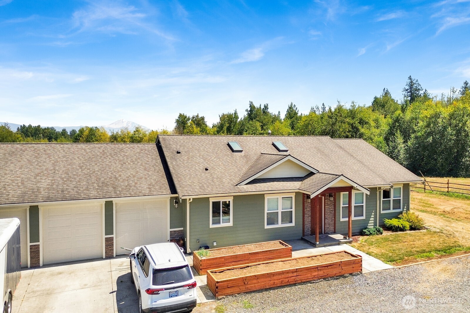 1505 Falcon Lane