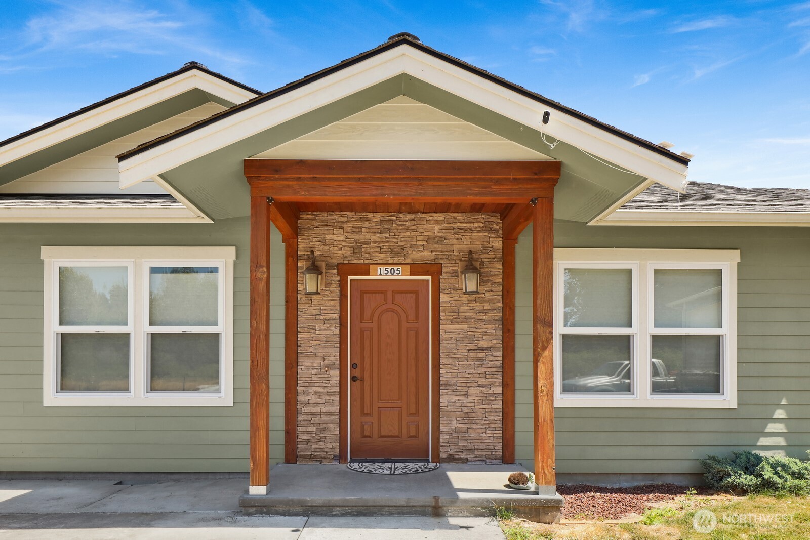 1505 Falcon Lane