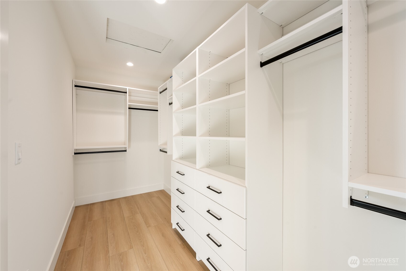 1301 Leighton Street