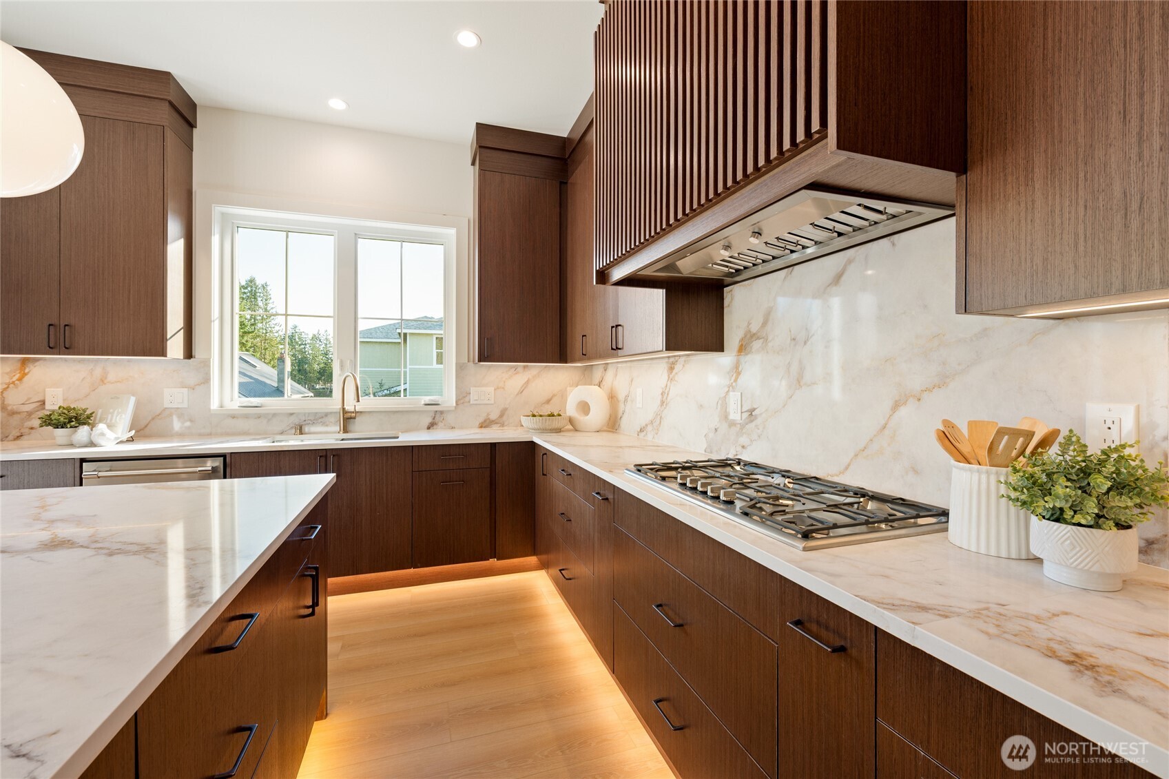 1301 Leighton Street