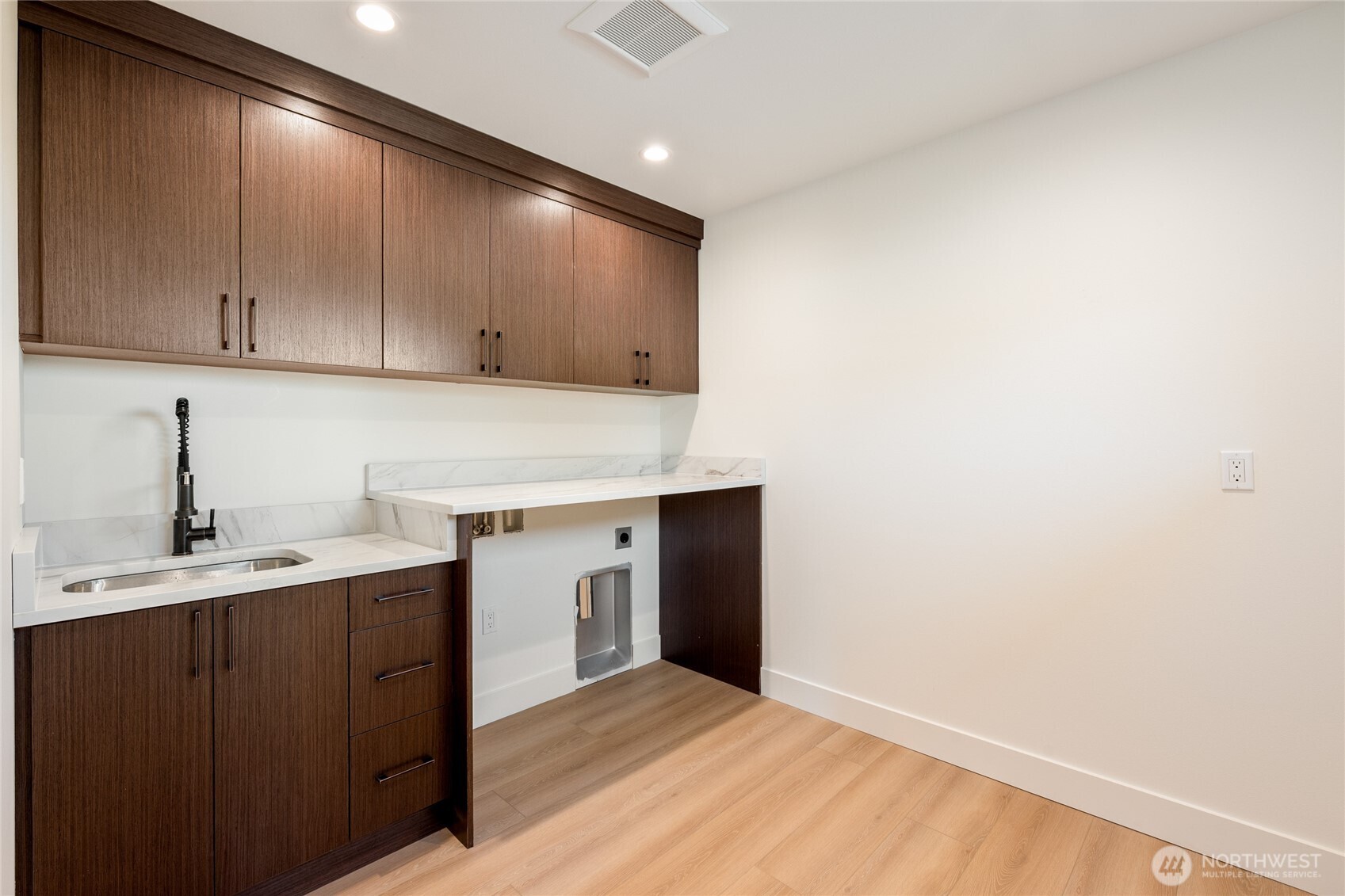 1301 Leighton Street