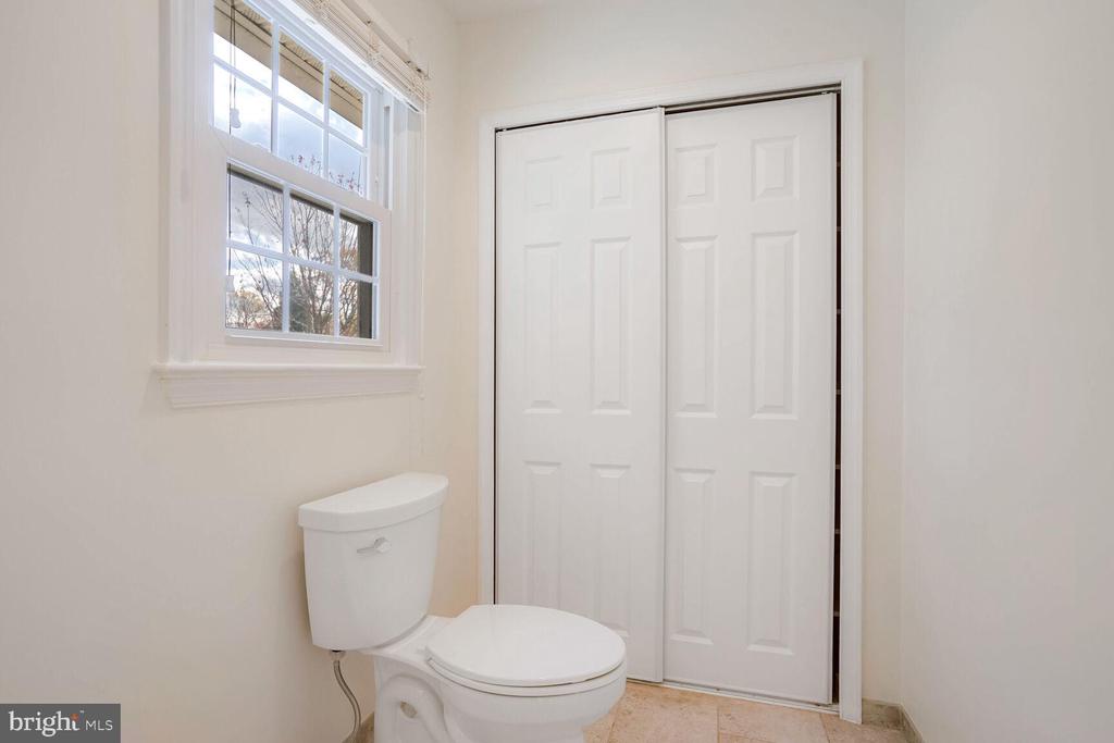 3235 BETSY LANE