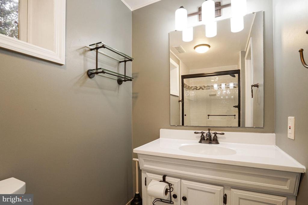 3235 BETSY LANE