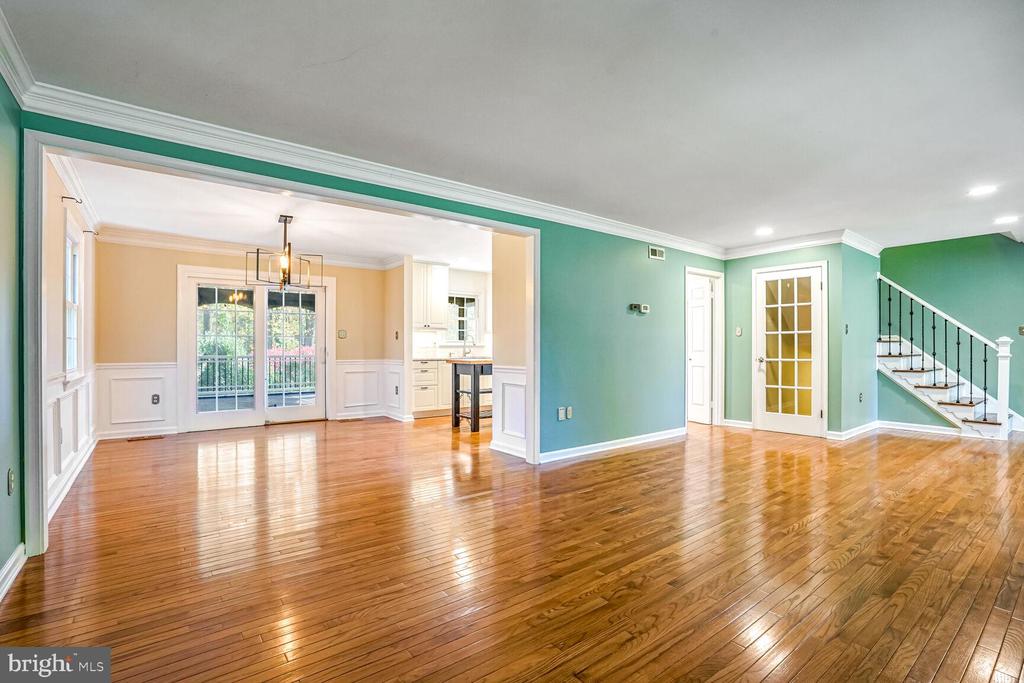 3235 BETSY LANE