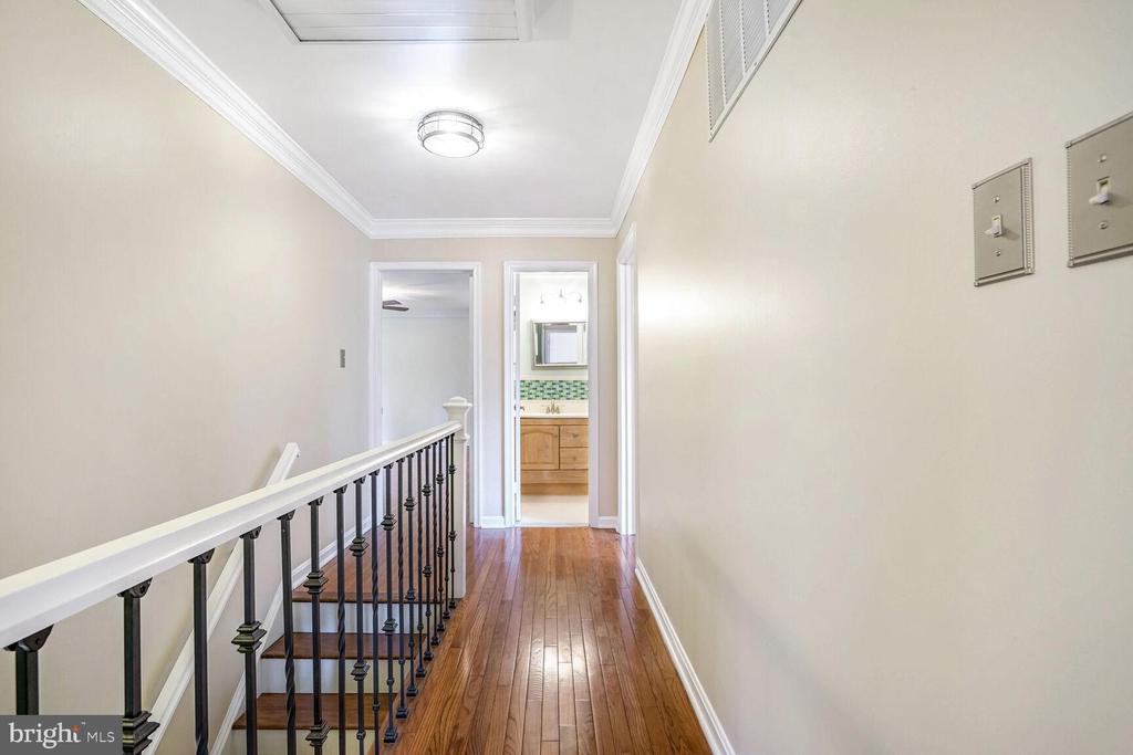 3235 BETSY LANE