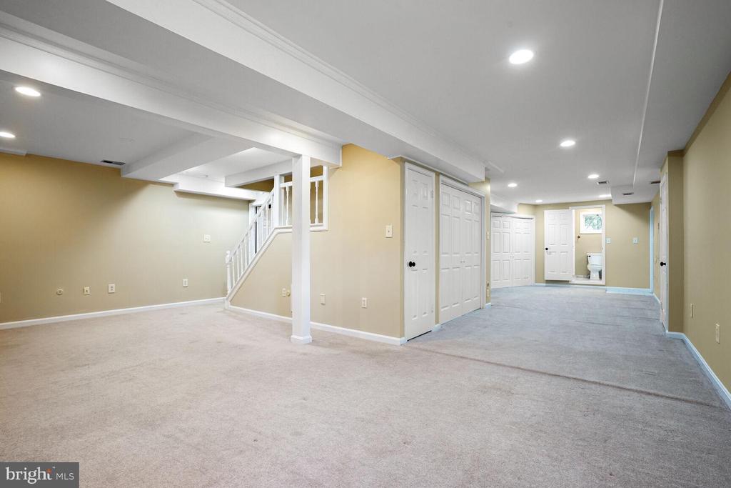 3235 BETSY LANE