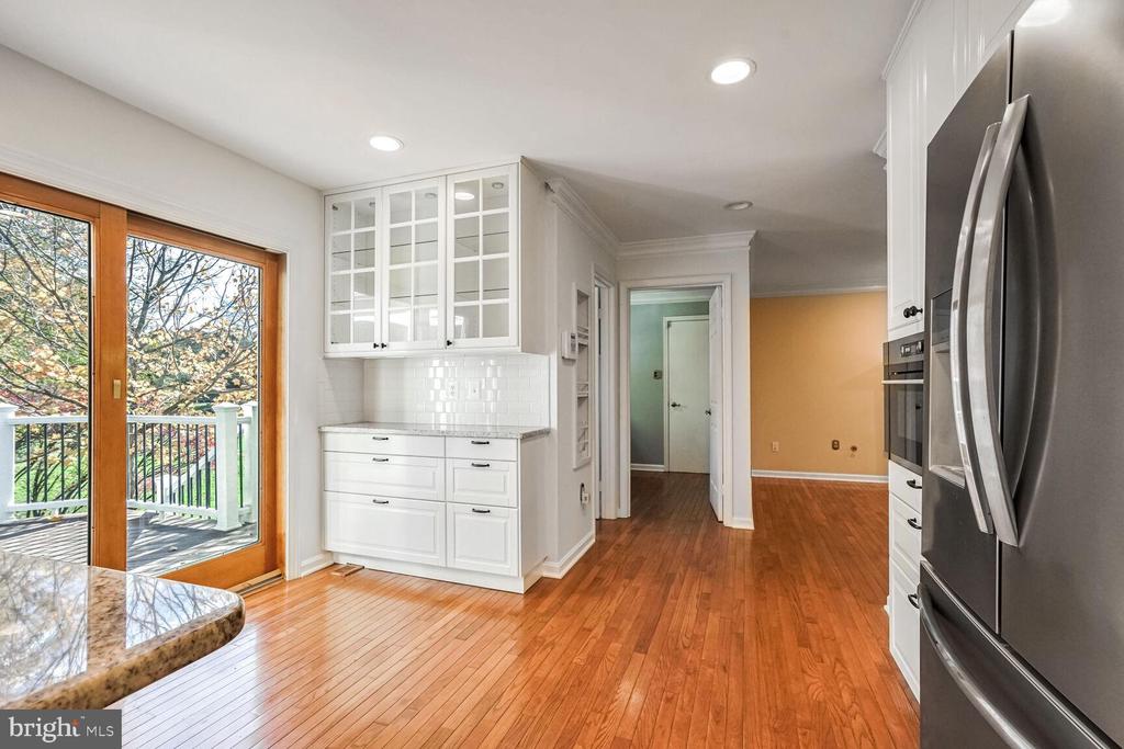 3235 BETSY LANE