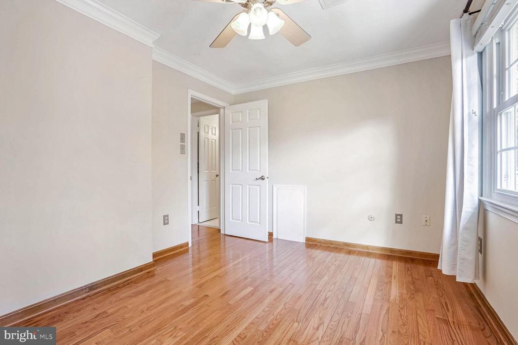 3235 BETSY LANE