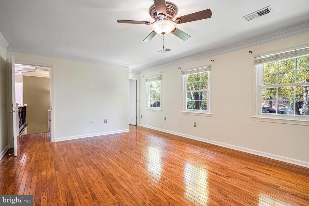 3235 BETSY LANE