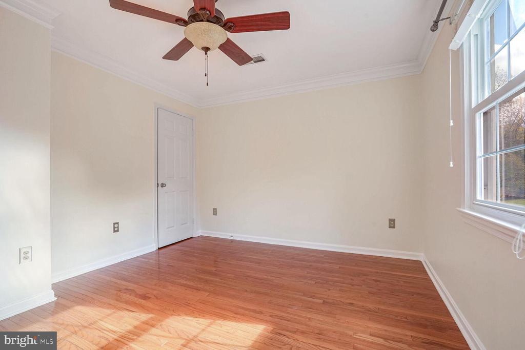 3235 BETSY LANE