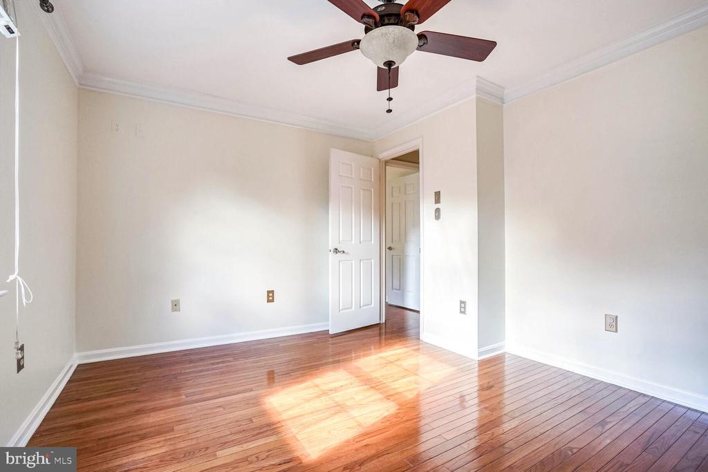 3235 BETSY LANE