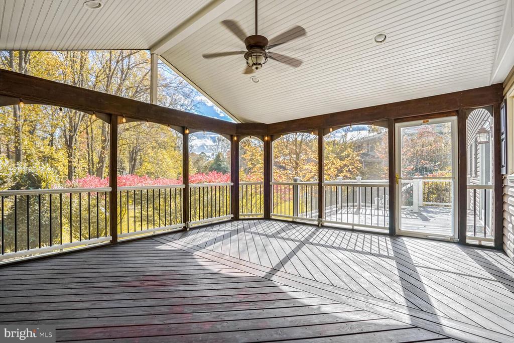 3235 BETSY LANE