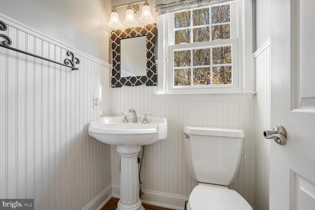 3235 BETSY LANE