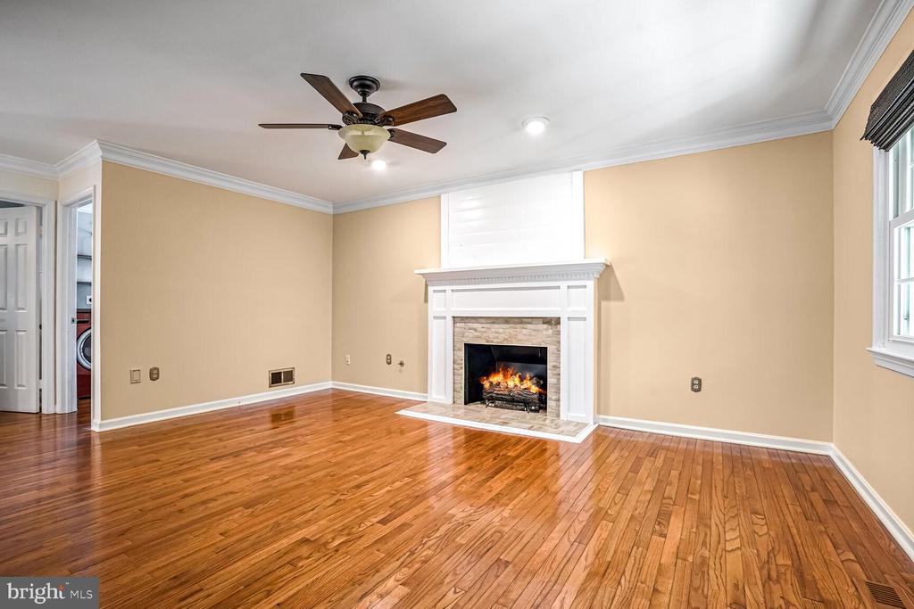 3235 BETSY LANE