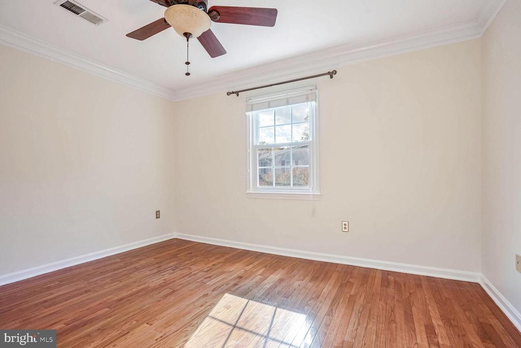 3235 BETSY LANE