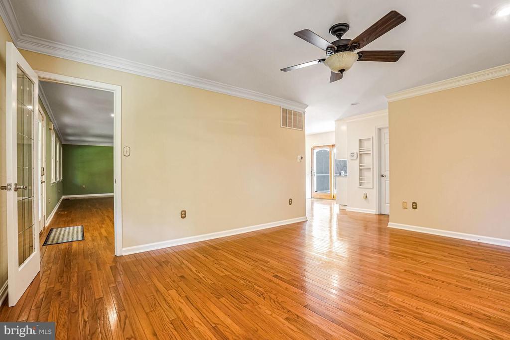 3235 BETSY LANE