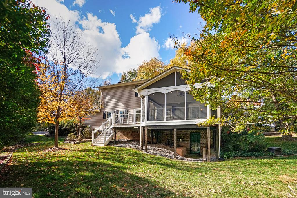 3235 BETSY LANE