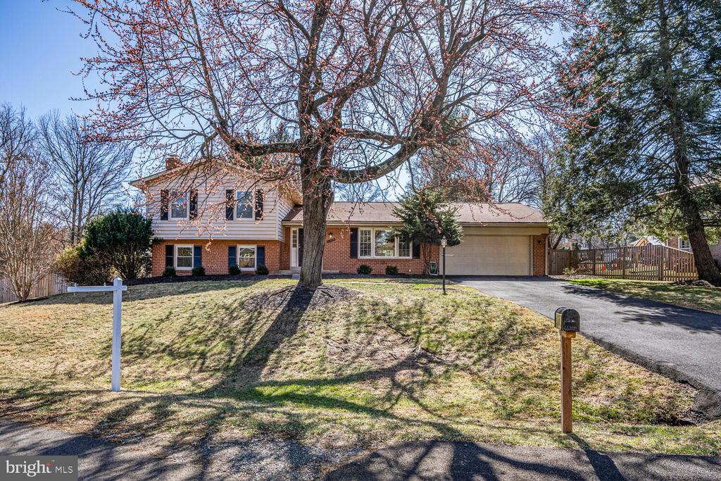 11225 STAMPER COURT