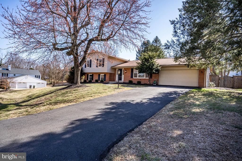 11225 STAMPER COURT