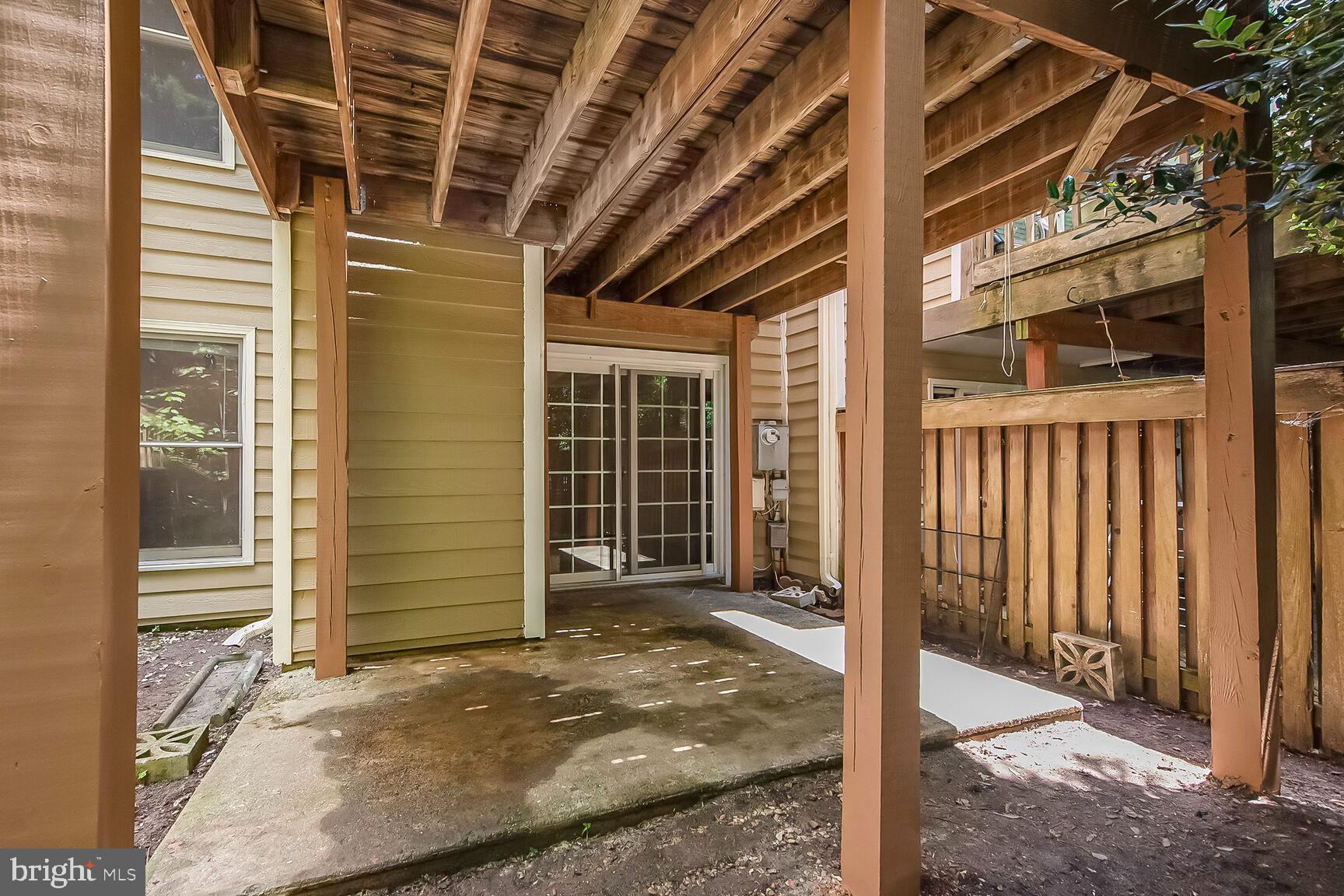 1657 OAK SPRING WAY