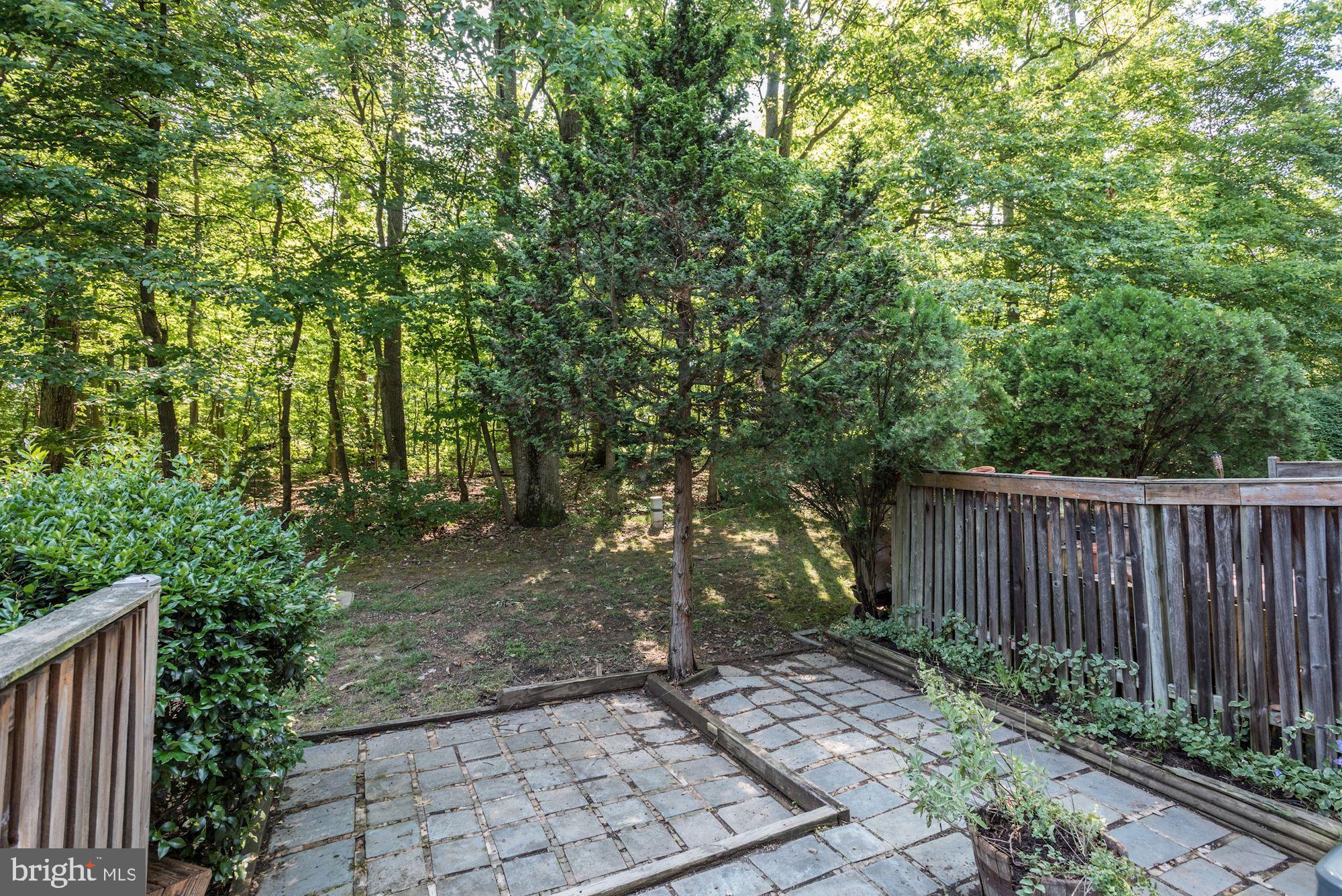 1605 OAK SPRING WAY