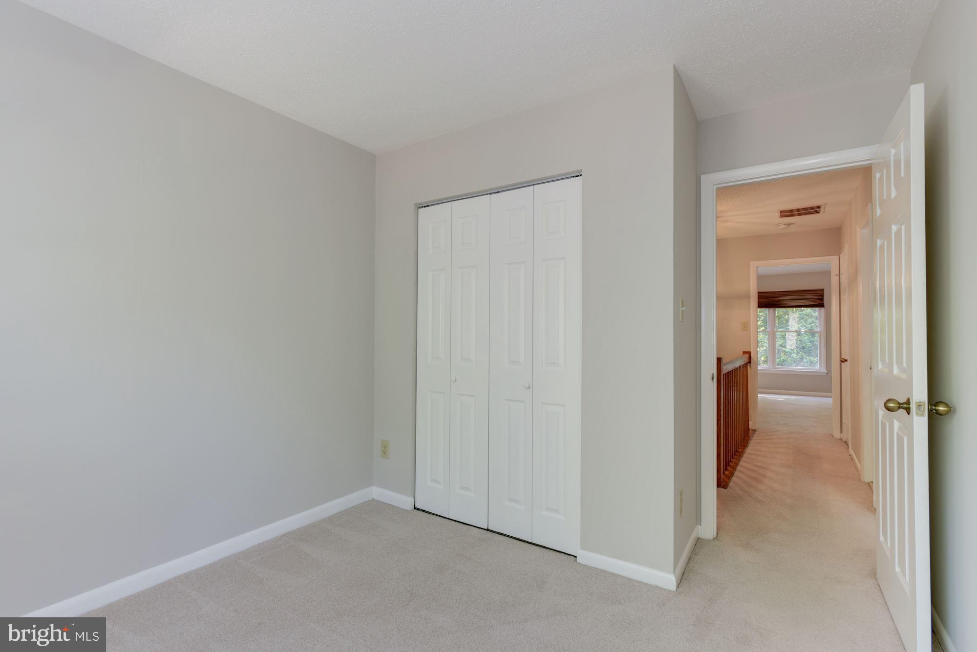 1605 OAK SPRING WAY