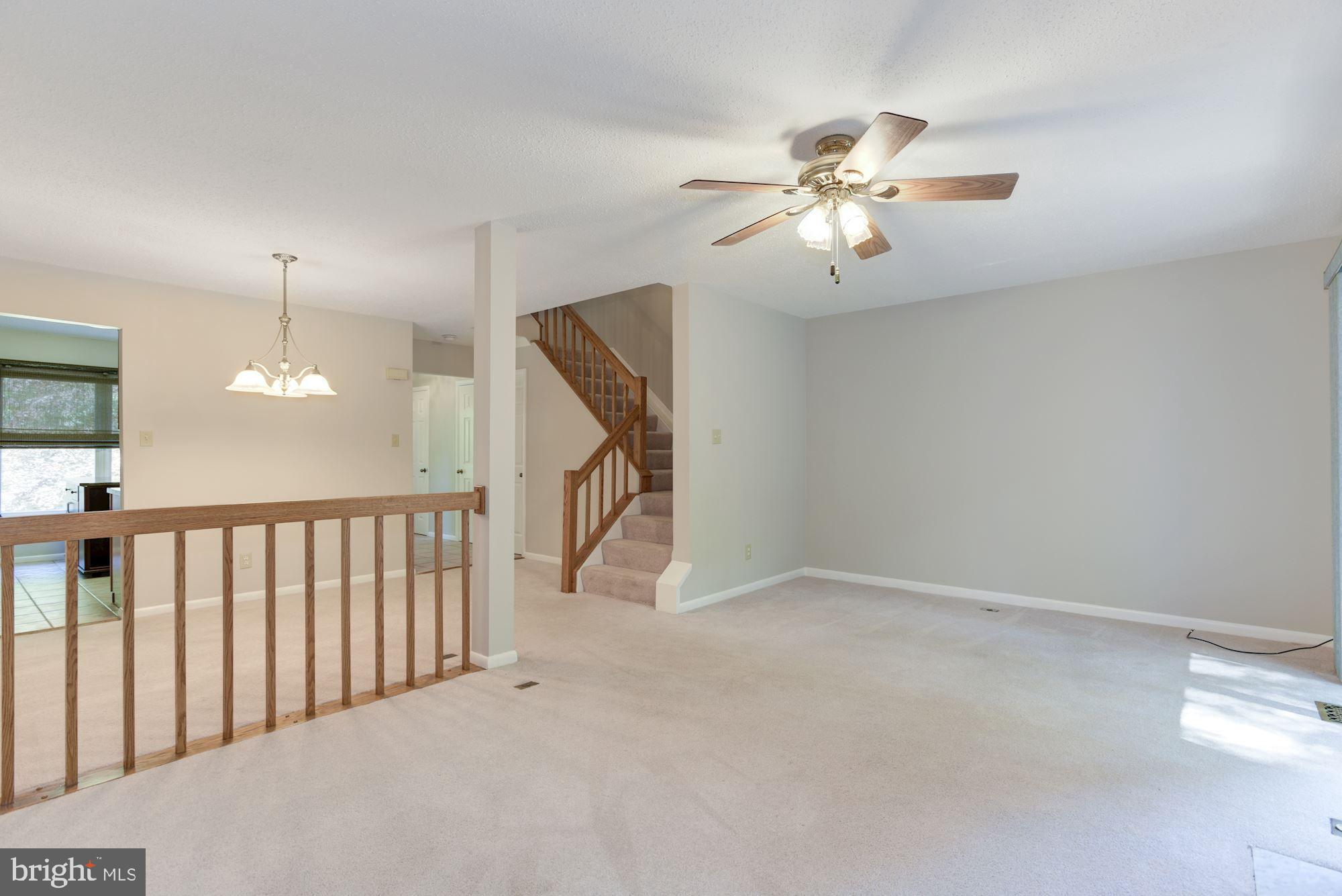 1605 OAK SPRING WAY