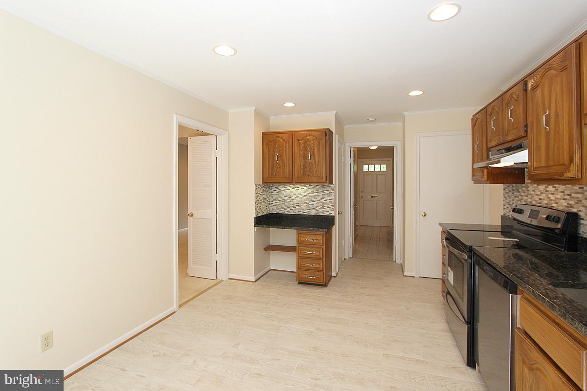 2354 WHEYSTONE COURT