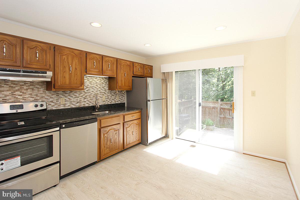 2354 WHEYSTONE COURT