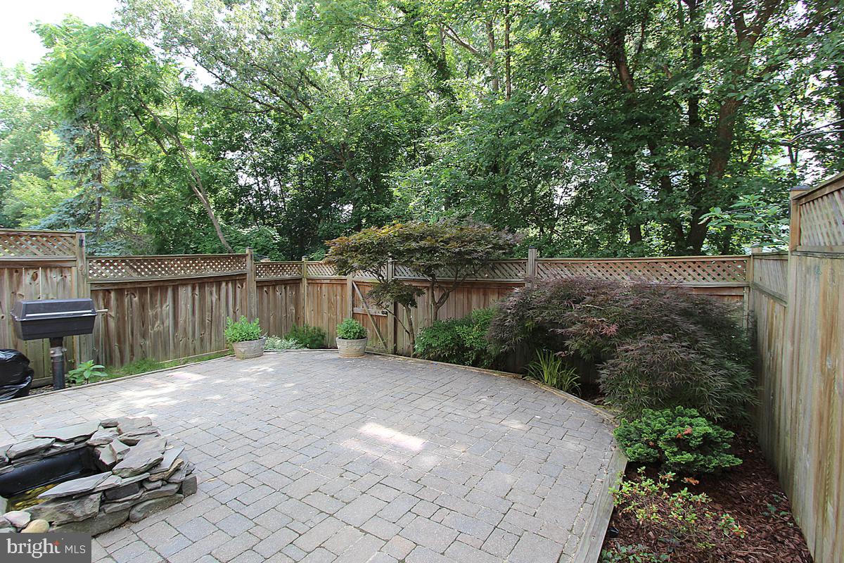 2354 WHEYSTONE COURT