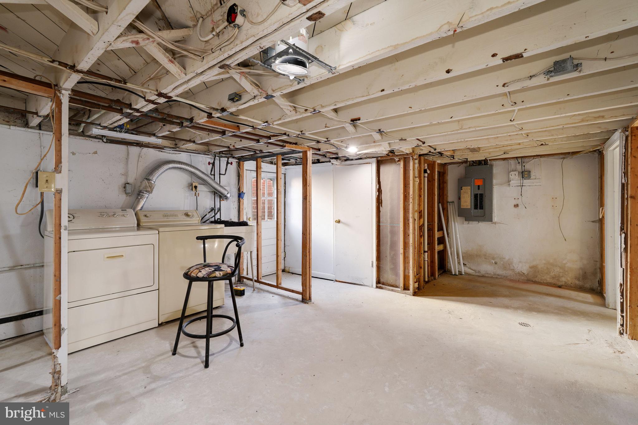 6066 WOOTEN DRIVE